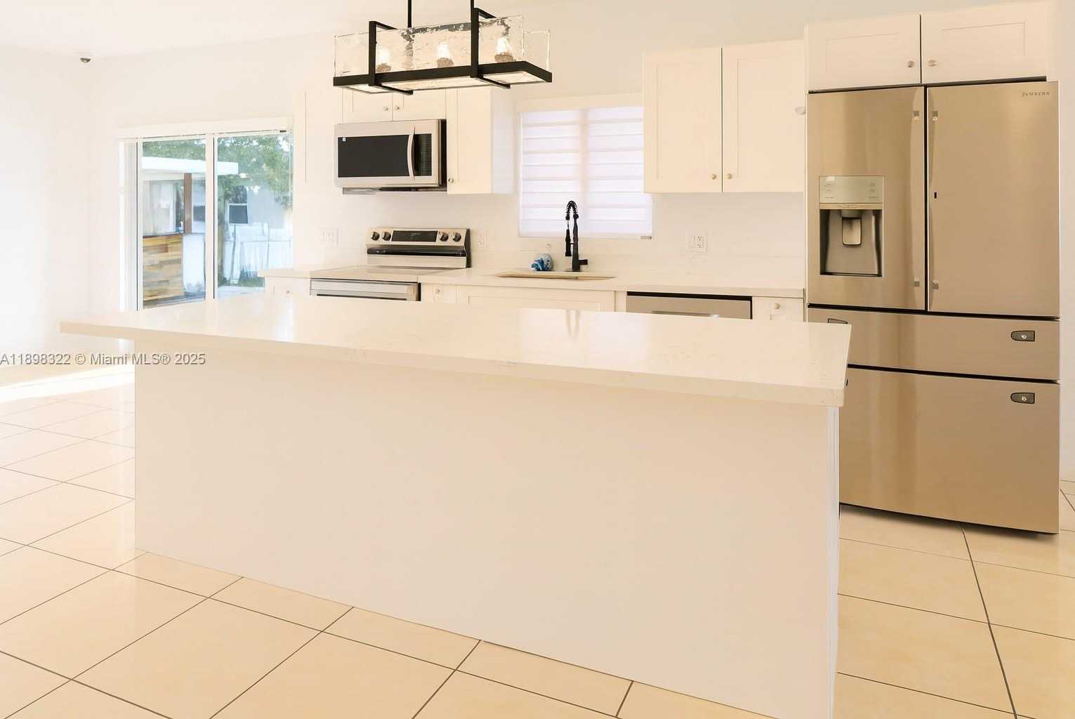 Small Image of 2312 NORTH WEST 82ND ST #2312, Miami Number 3