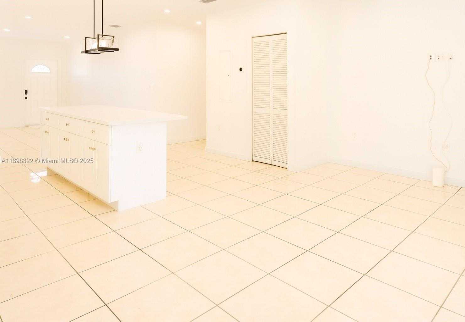 Small Image of 2312 NORTH WEST 82ND ST #2312, Miami Number 6