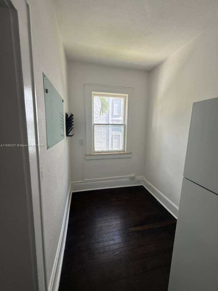Small Image of 124 MENDOZA AVE #8, Coral Gables Number 10
