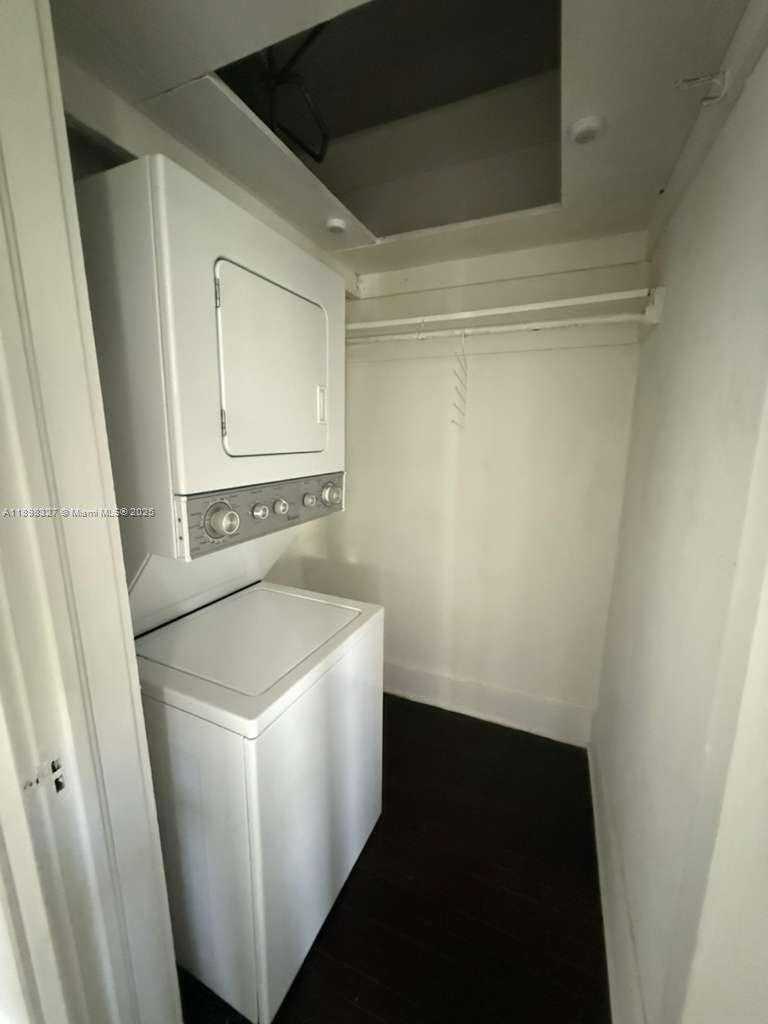 Small Image of 124 MENDOZA AVE #8, Coral Gables Number 12