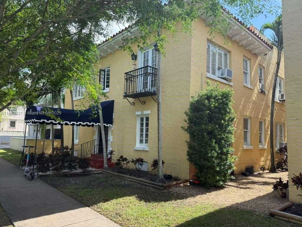 Small Image of 124 MENDOZA AVE #8, Coral Gables Number 14