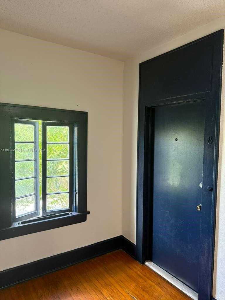 Small Image of 124 MENDOZA AVE #8, Coral Gables Number 4