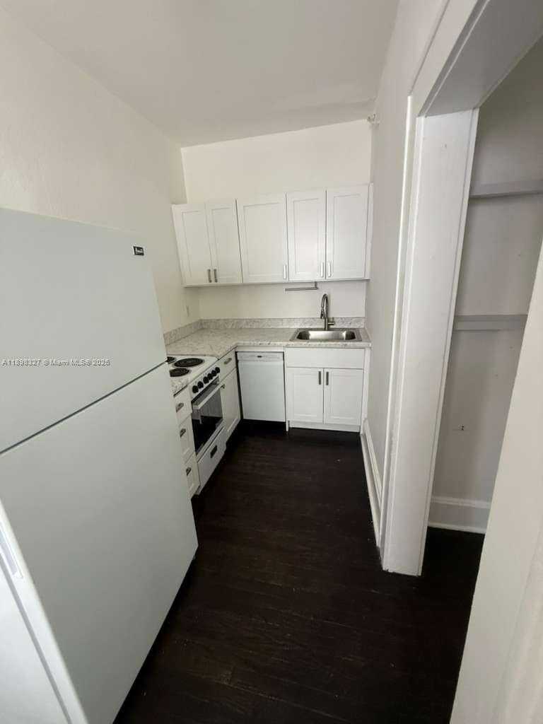 Small Image of 124 MENDOZA AVE #8, Coral Gables Number 5