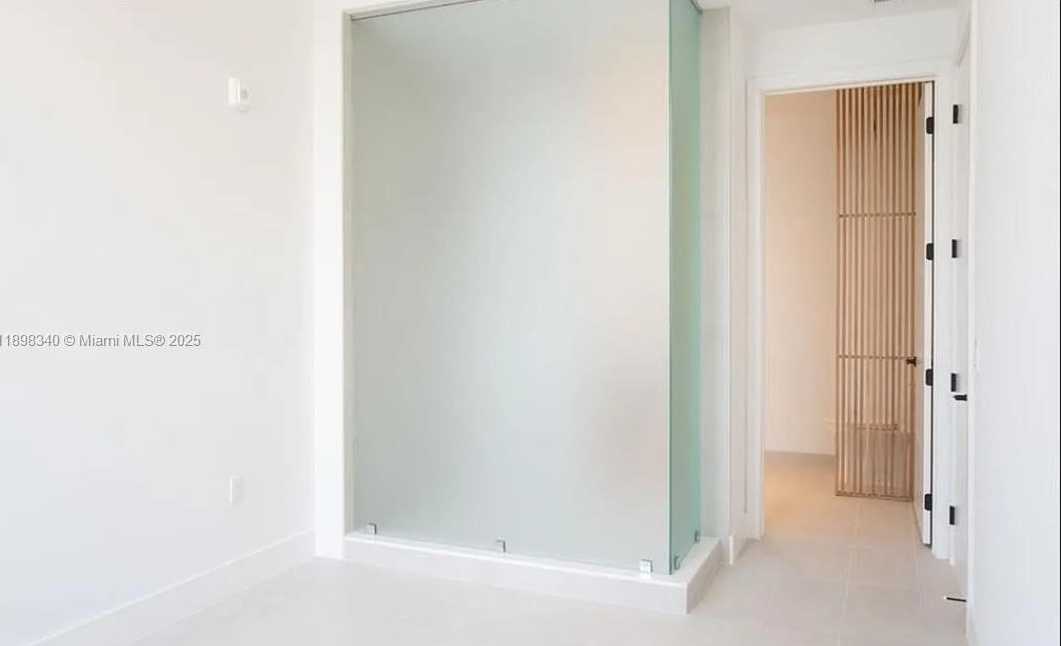 Small Image of 1030 15TH ST #206, Miami Beach Number 11