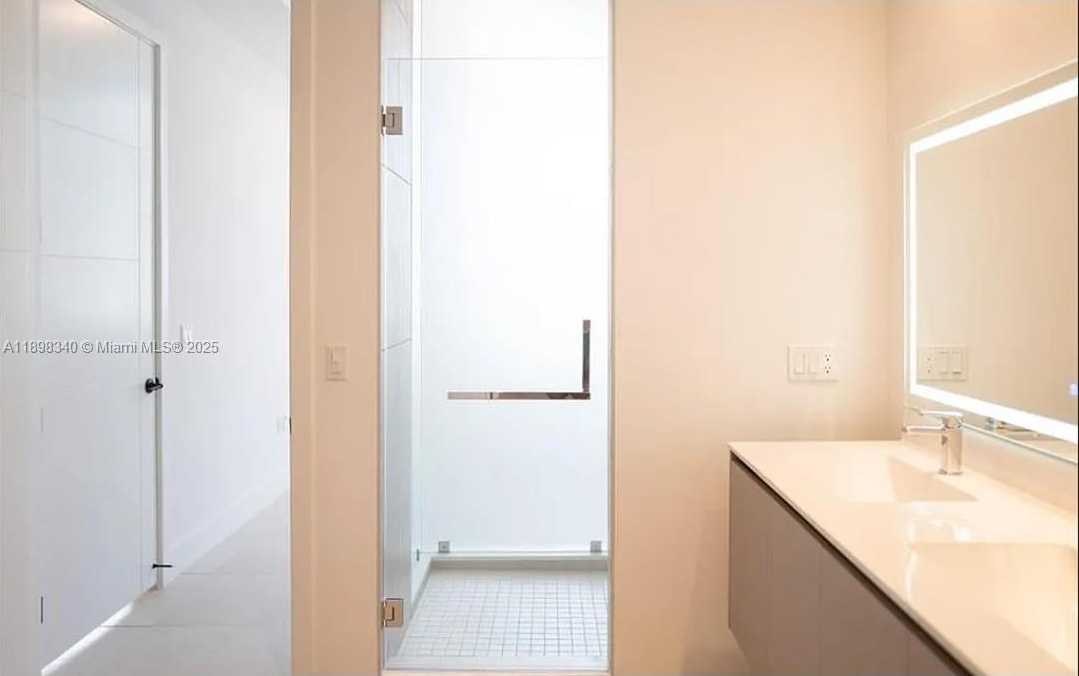 Small Image of 1030 15TH ST #206, Miami Beach Number 13