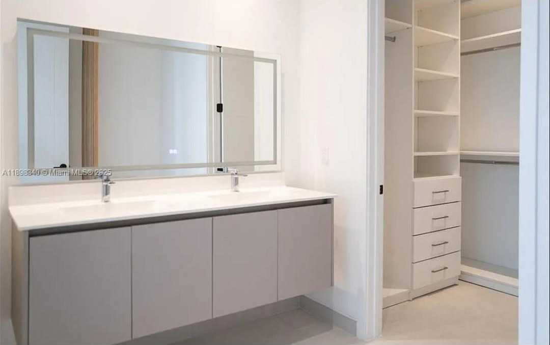 Small Image of 1030 15TH ST #206, Miami Beach Number 14