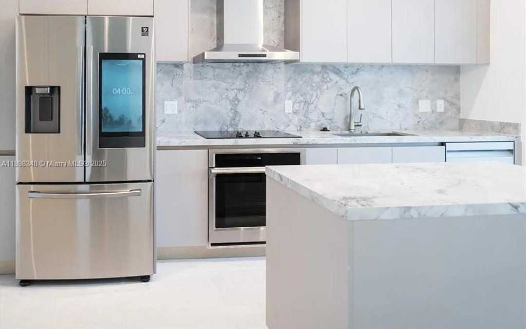 Small Image of 1030 15TH ST #206, Miami Beach Number 3