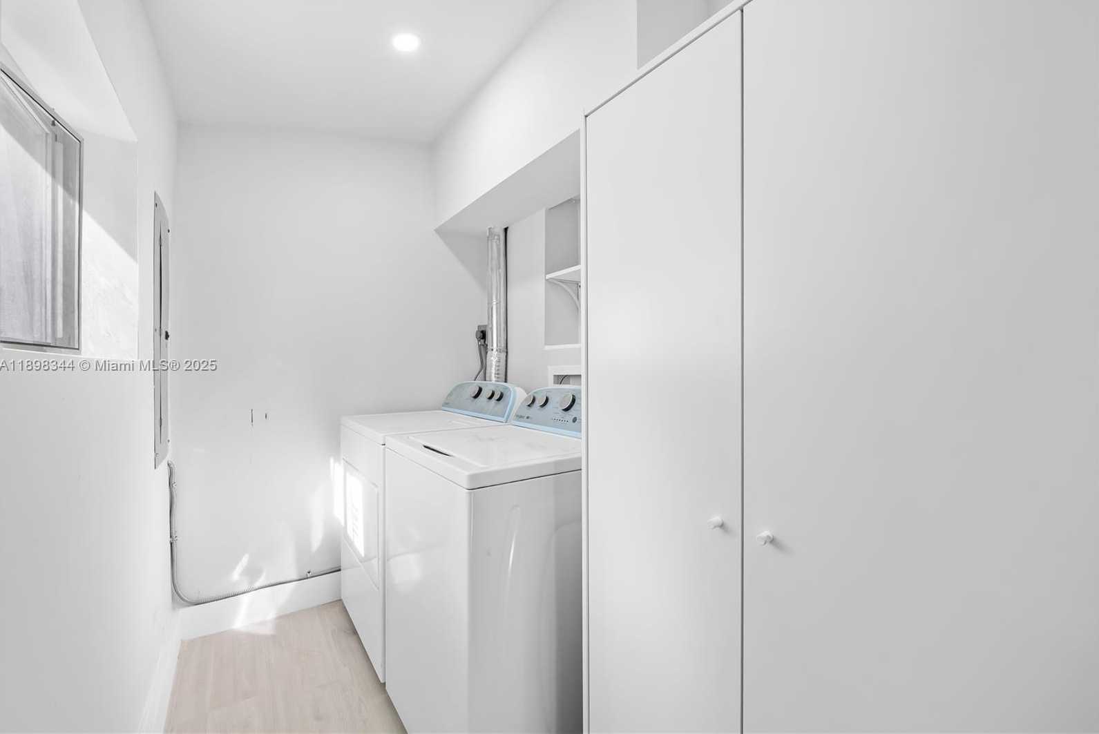 Small Image of 8560 SOUTH WEST 126TH TER, Miami Number 11
