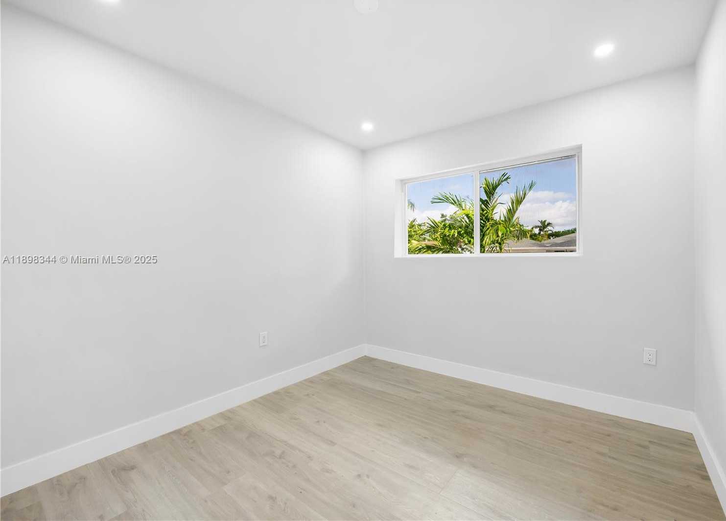 Small Image of 8560 SOUTH WEST 126TH TER, Miami Number 12