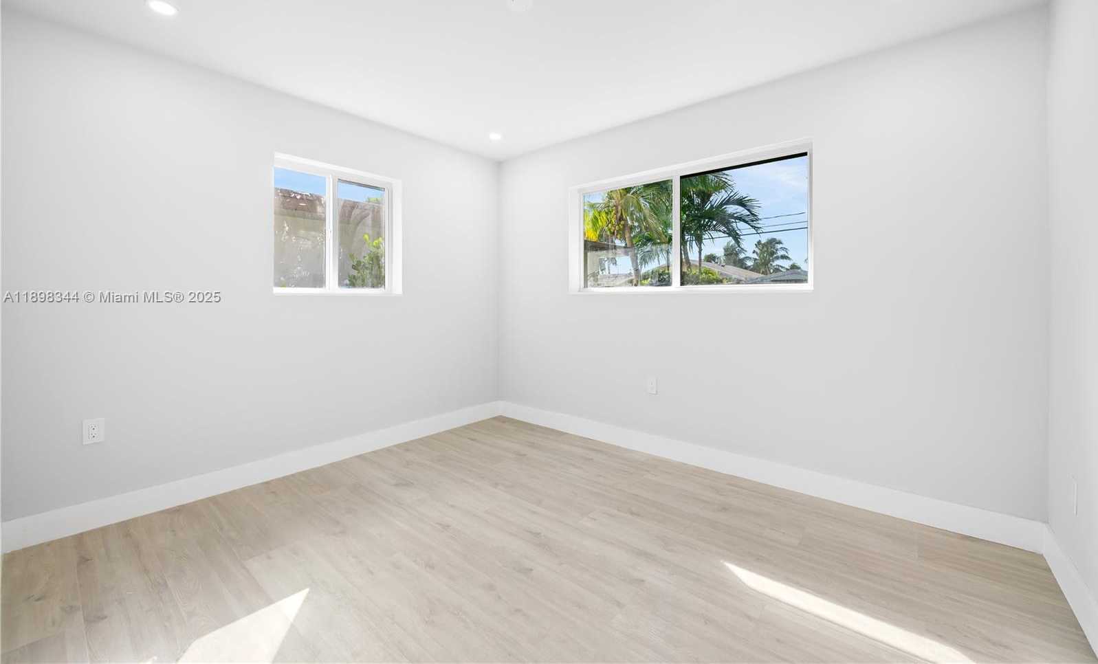 Small Image of 8560 SOUTH WEST 126TH TER, Miami Number 18