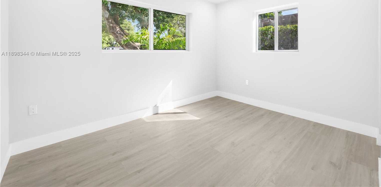 Small Image of 8560 SOUTH WEST 126TH TER, Miami Number 19