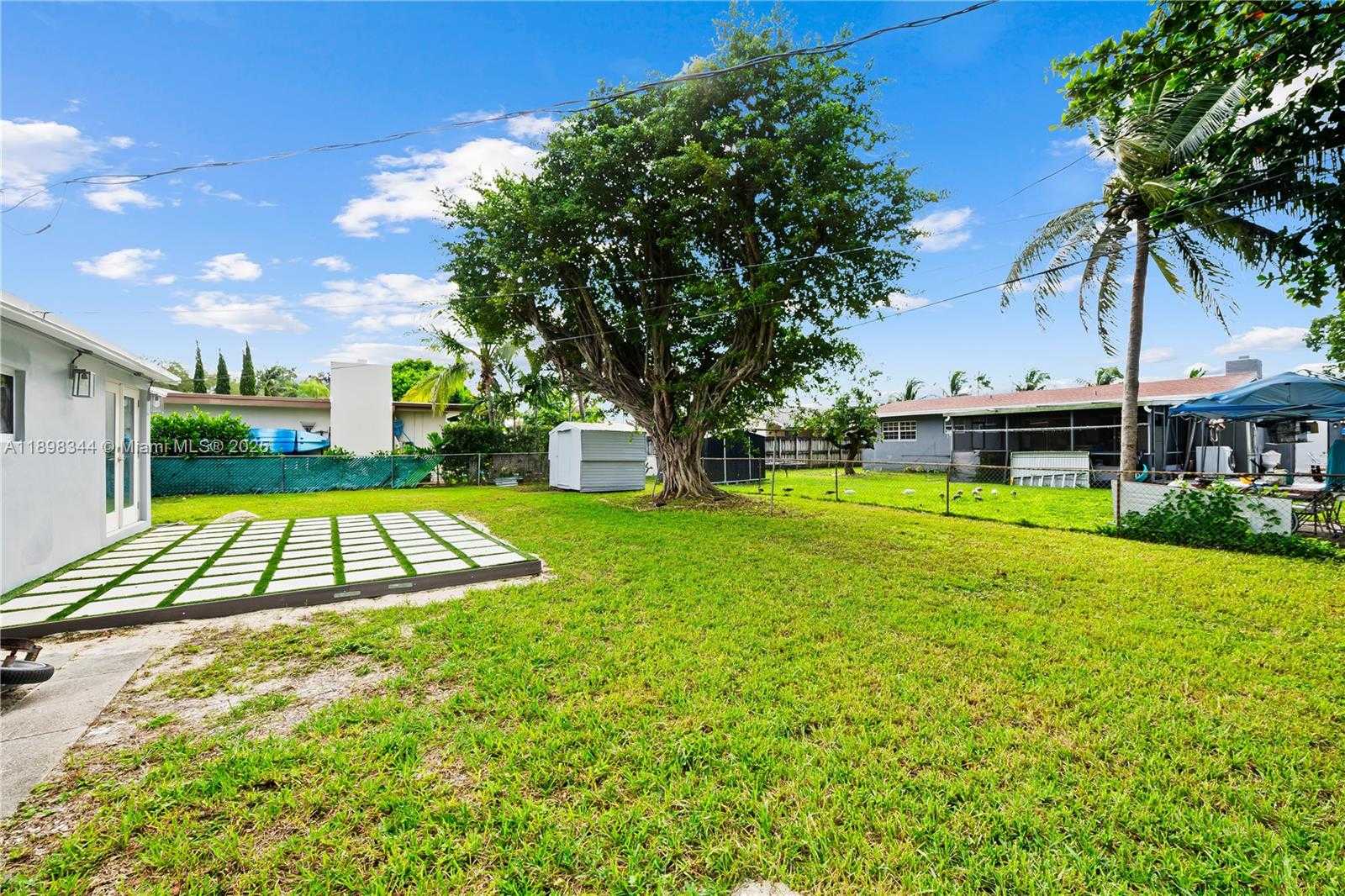 Small Image of 8560 SOUTH WEST 126TH TER, Miami Number 24