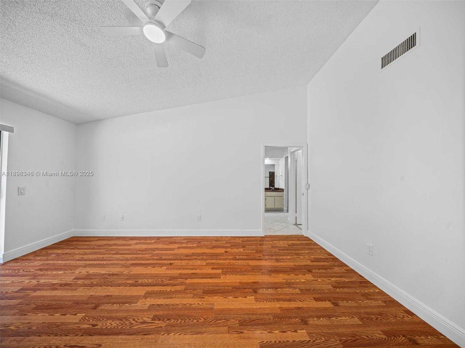 Small Image of 15531 SOUTH WEST 54 TE, Miami Number 12