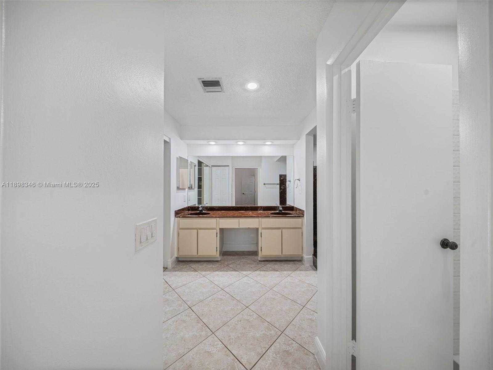 Small Image of 15531 SOUTH WEST 54 TE, Miami Number 13