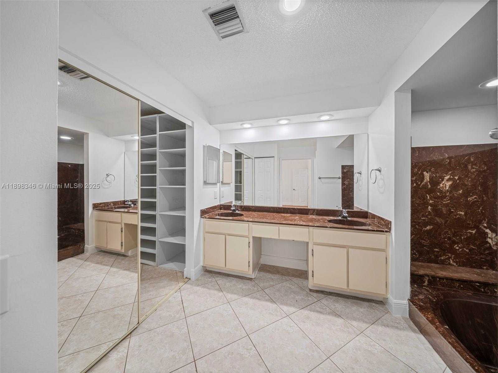Small Image of 15531 SOUTH WEST 54 TE, Miami Number 16