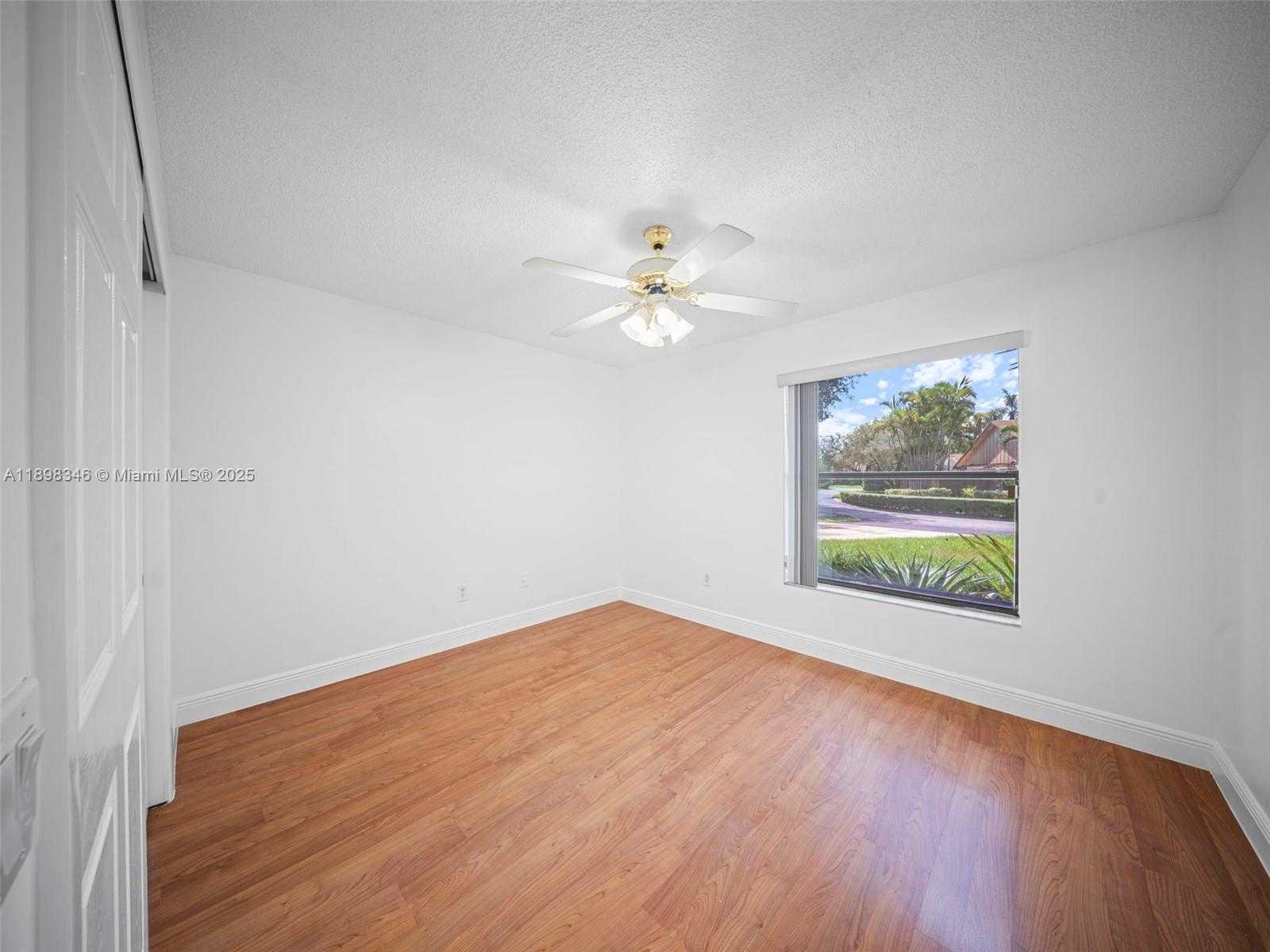 Small Image of 15531 SOUTH WEST 54 TE, Miami Number 22