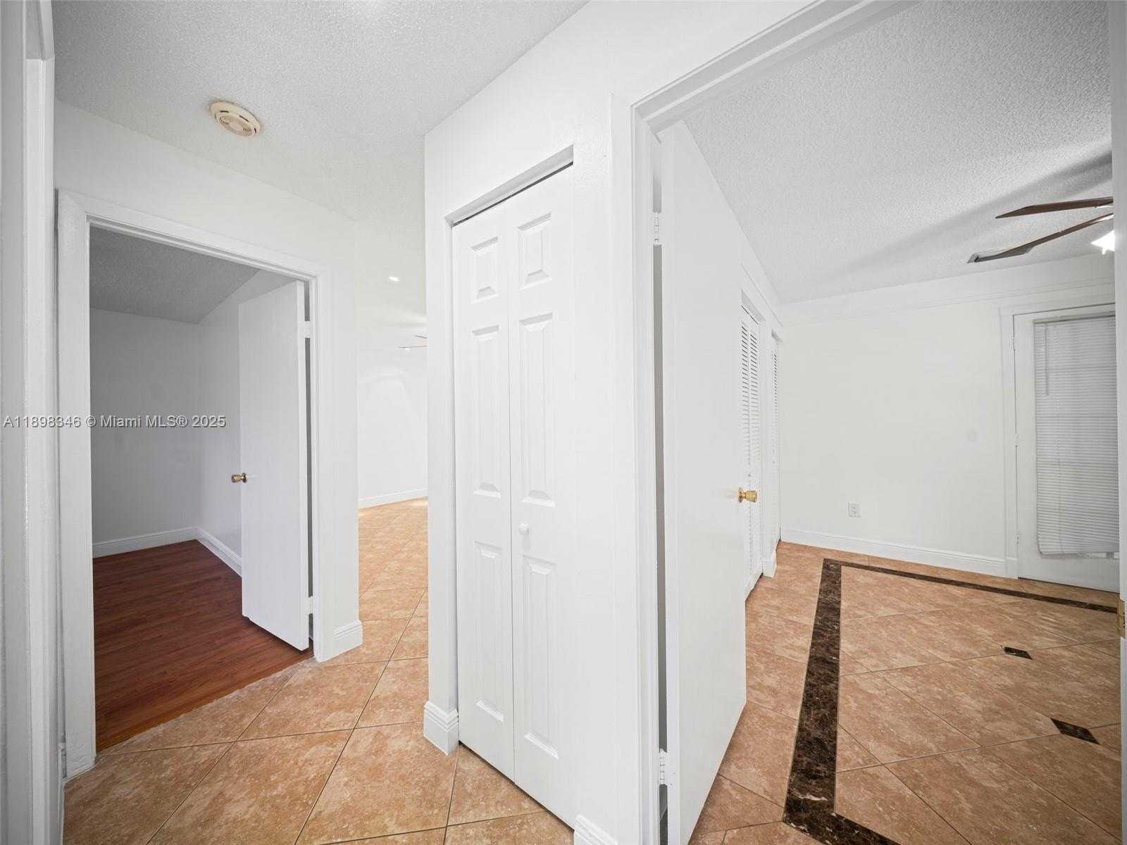 Small Image of 15531 SOUTH WEST 54 TE, Miami Number 24