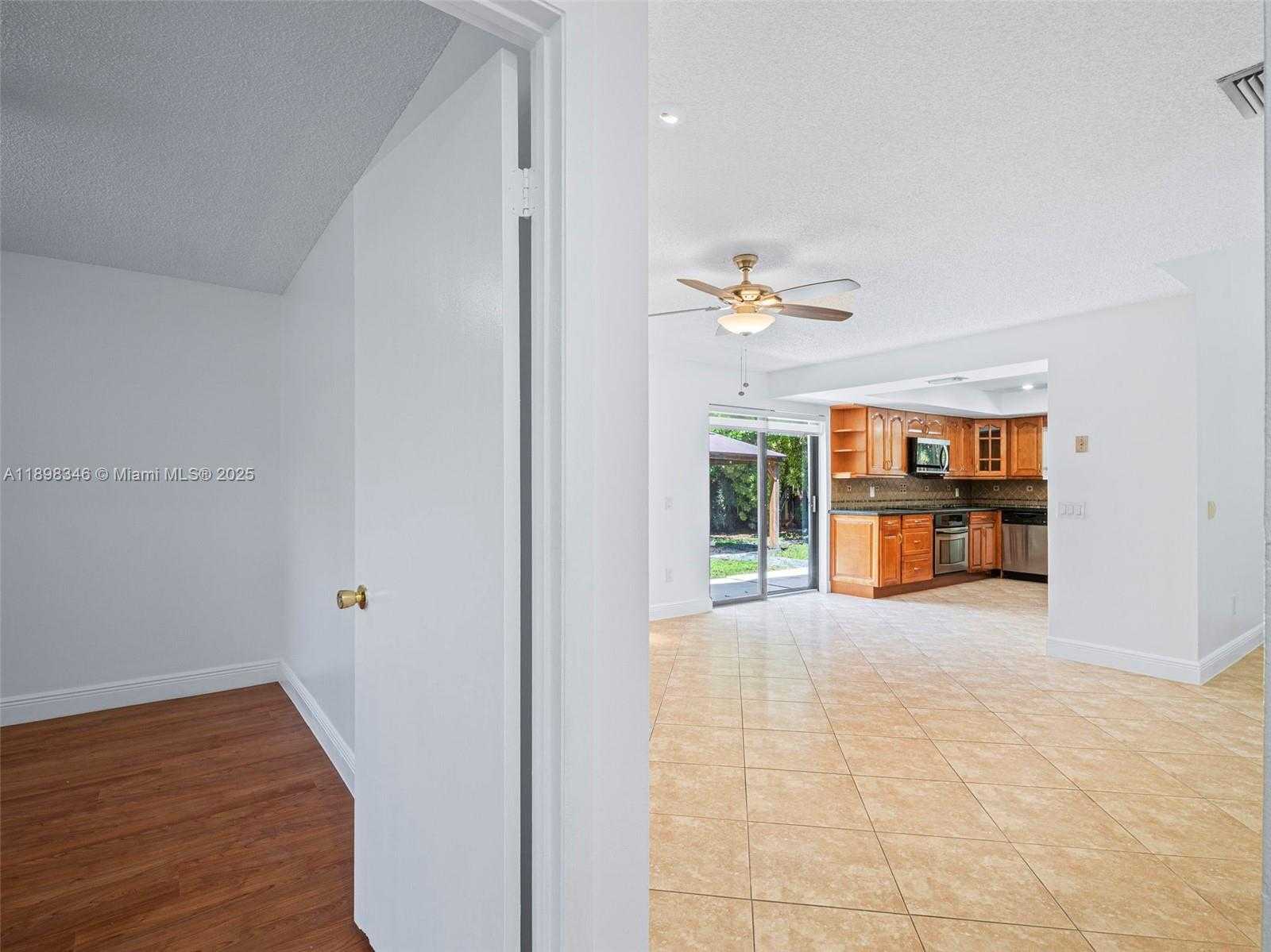Small Image of 15531 SOUTH WEST 54 TE, Miami Number 26