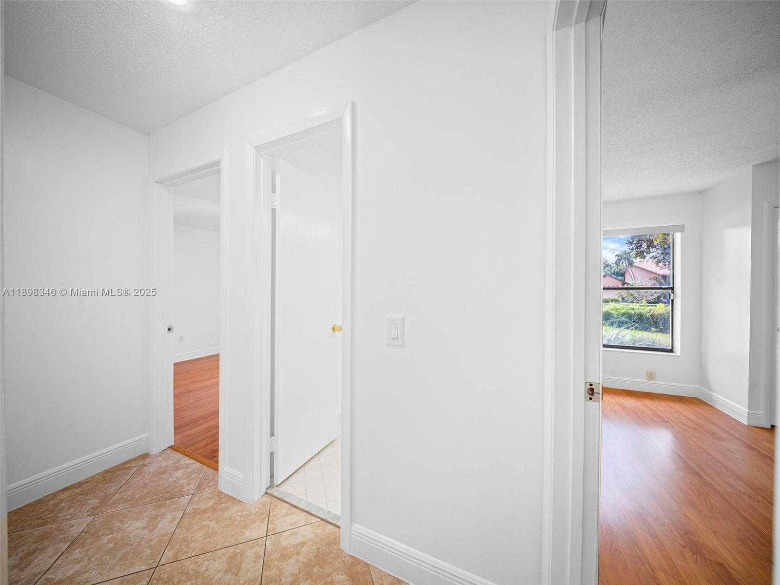Small Image of 15531 SOUTH WEST 54 TE, Miami Number 28