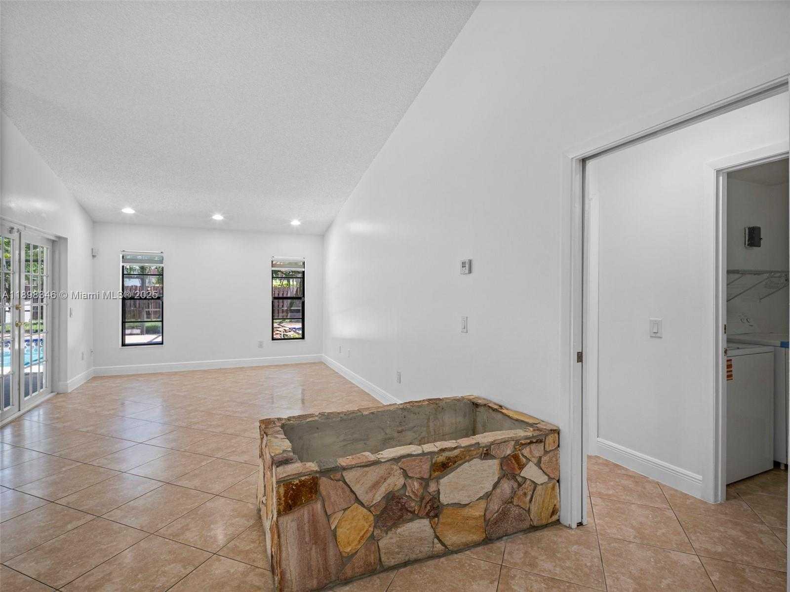 Small Image of 15531 SOUTH WEST 54 TE, Miami Number 3