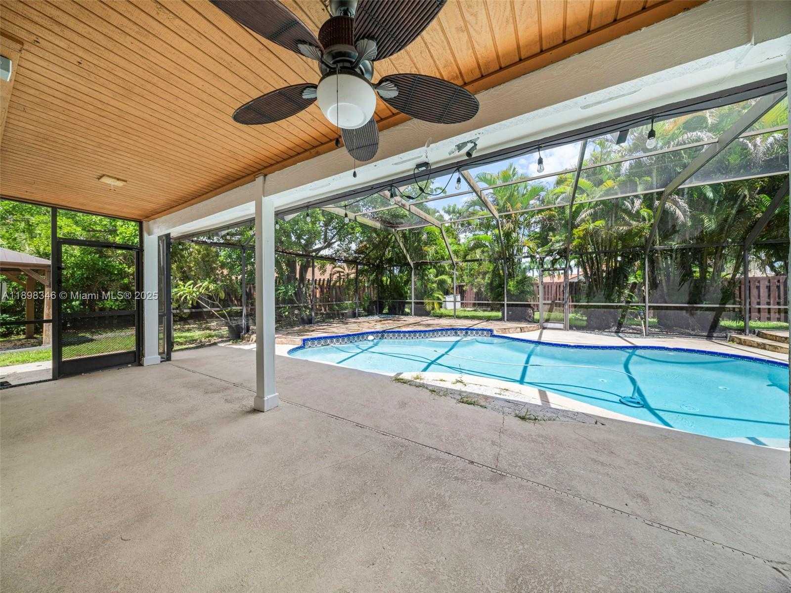 Small Image of 15531 SOUTH WEST 54 TE, Miami Number 40