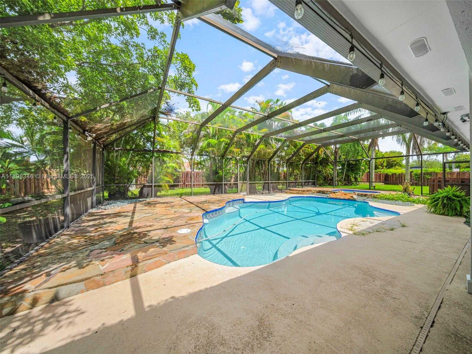 Small Image of 15531 SOUTH WEST 54 TE, Miami Number 41