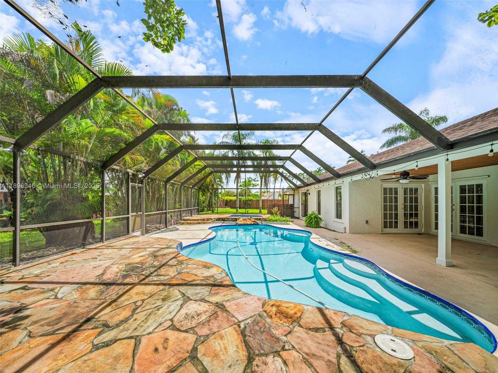 Small Image of 15531 SOUTH WEST 54 TE, Miami Number 42