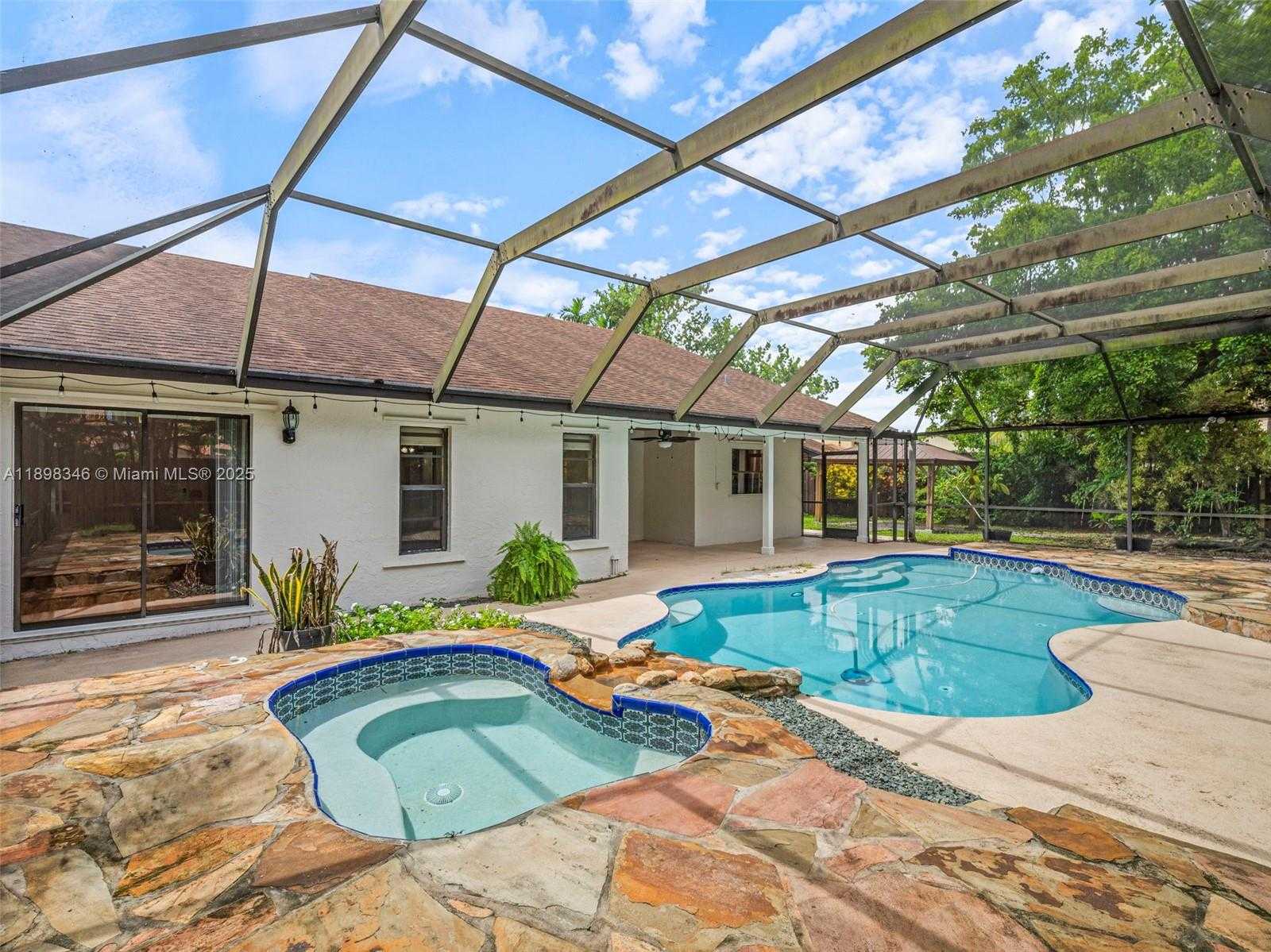 Small Image of 15531 SOUTH WEST 54 TE, Miami Number 46