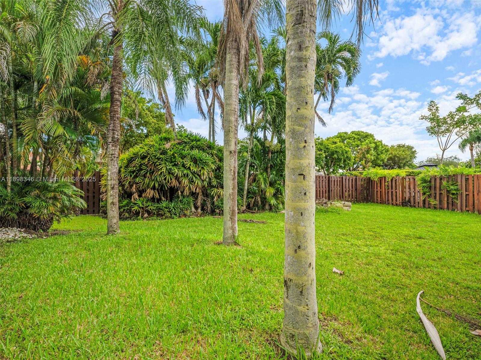 Small Image of 15531 SOUTH WEST 54 TE, Miami Number 47