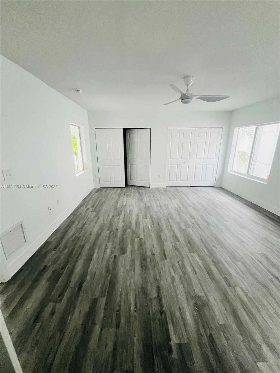 Small Image of 950 BAY DR #5, Miami Beach Number 10