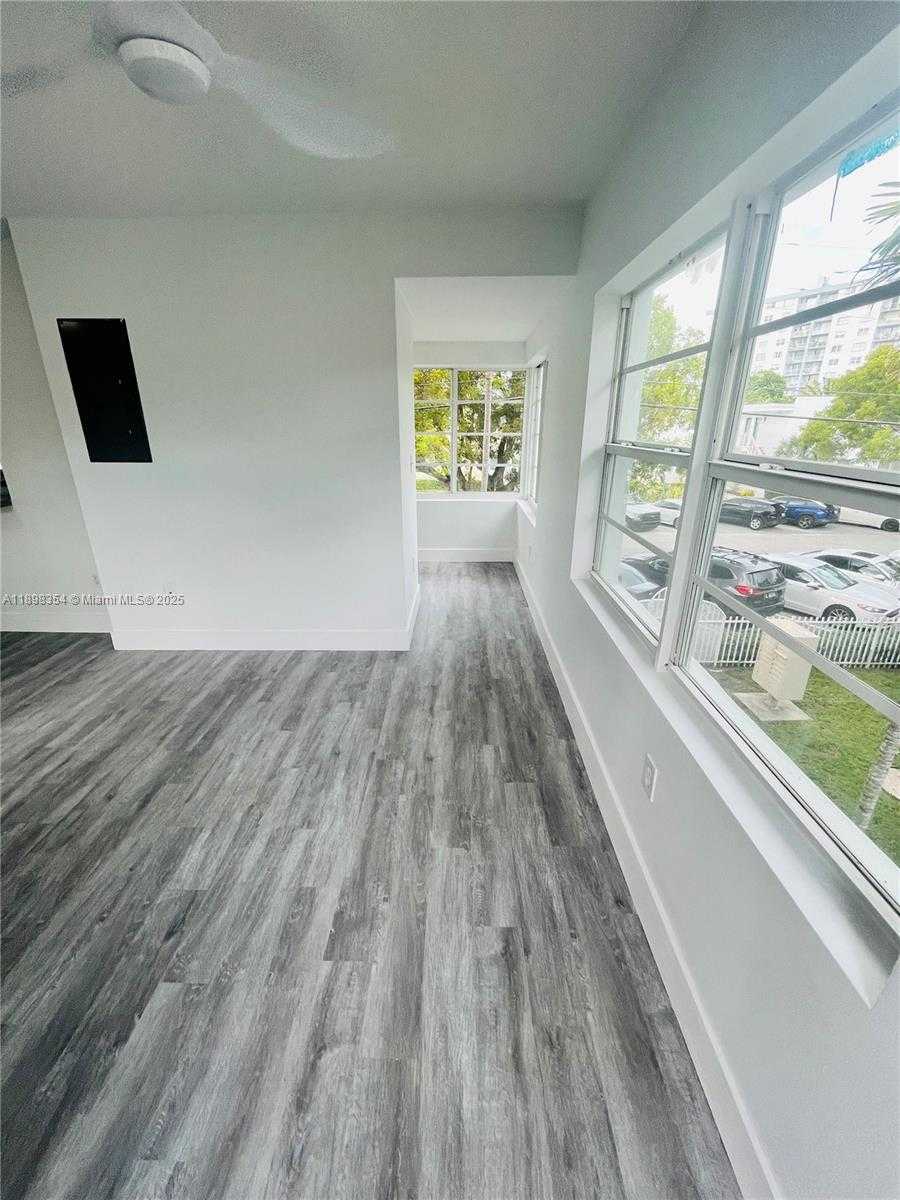 Small Image of 950 BAY DR #5, Miami Beach Number 8