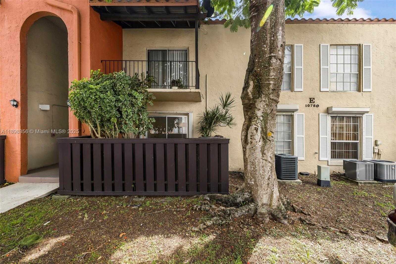 Small Image of 10780 N Kendall Dr, Miami, FL 33176, USA Number 20