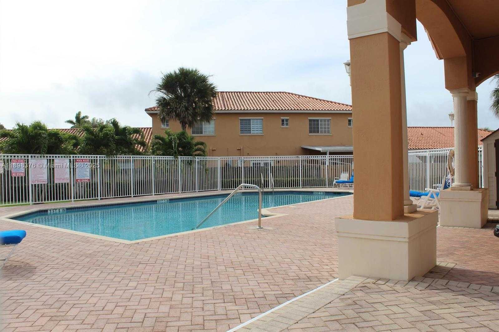 Small Image of 10984 SOUTH WEST 182ND LN, Miami Number 13