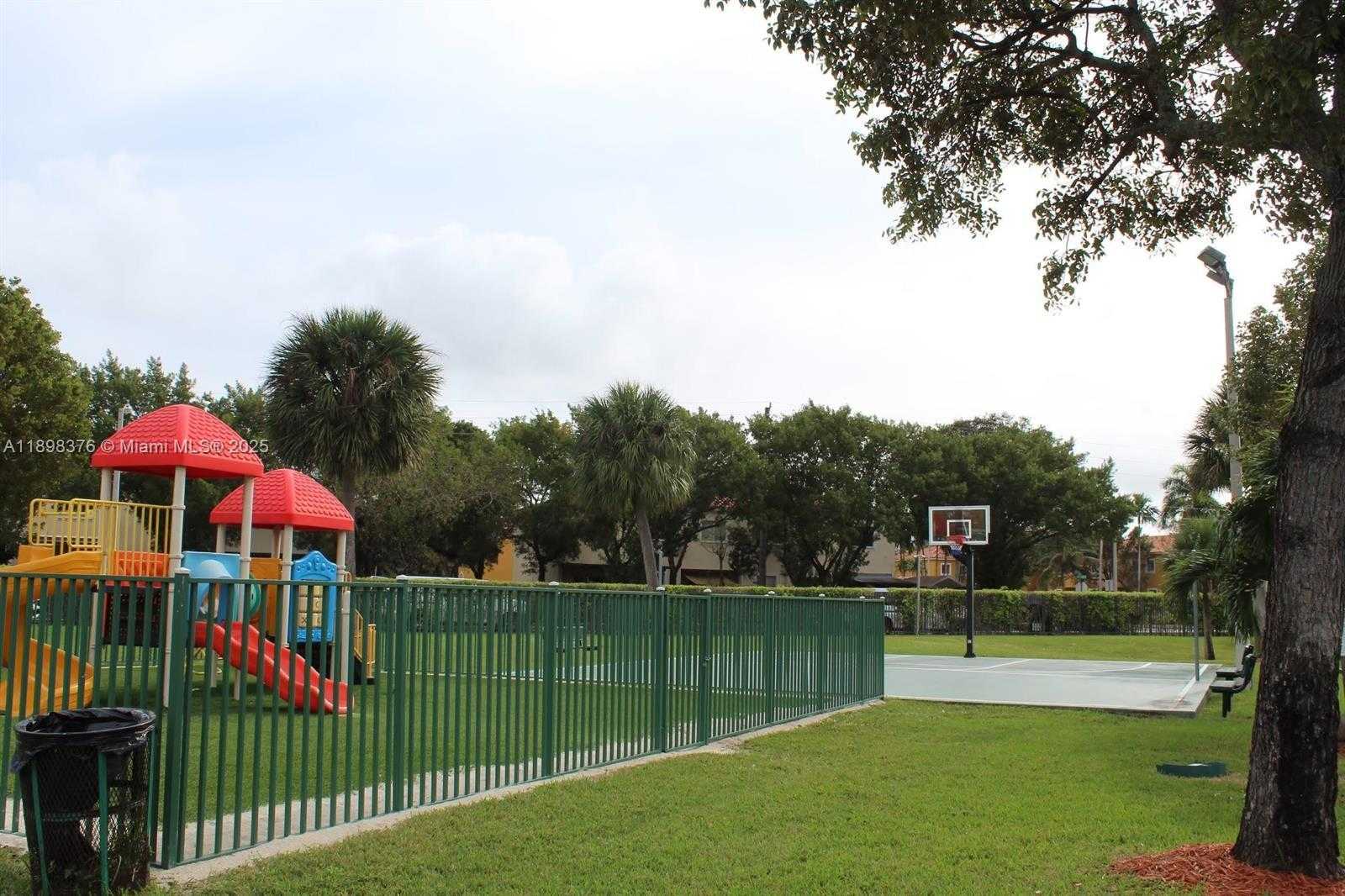 Small Image of 10984 SOUTH WEST 182ND LN, Miami Number 14