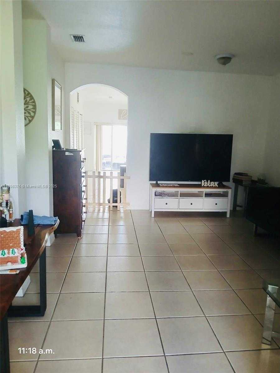 Small Image of 10984 SOUTH WEST 182ND LN, Miami Number 4