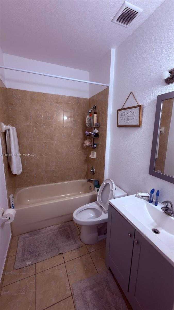 Small Image of 10984 SOUTH WEST 182ND LN, Miami Number 8