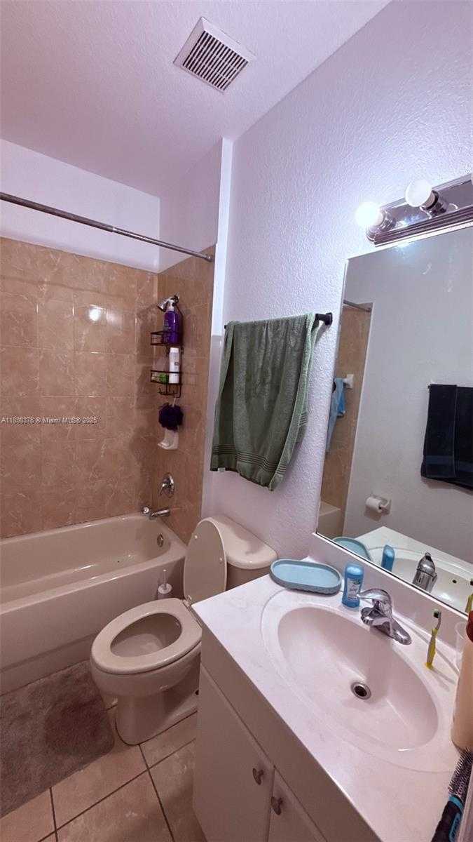 Small Image of 10984 SOUTH WEST 182ND LN, Miami Number 9