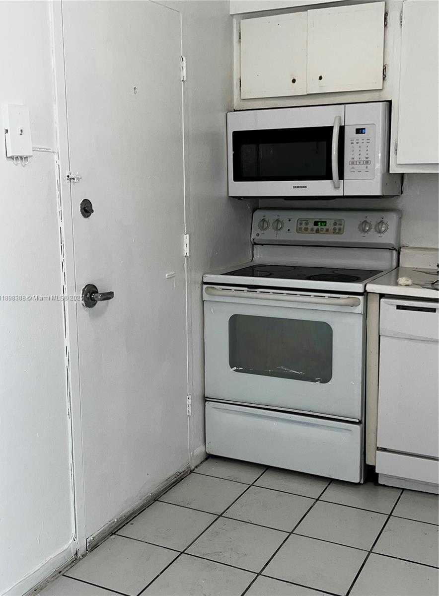 Small Image of 1455 NORTH TREASURE DR #1R, North Bay Village Number 14
