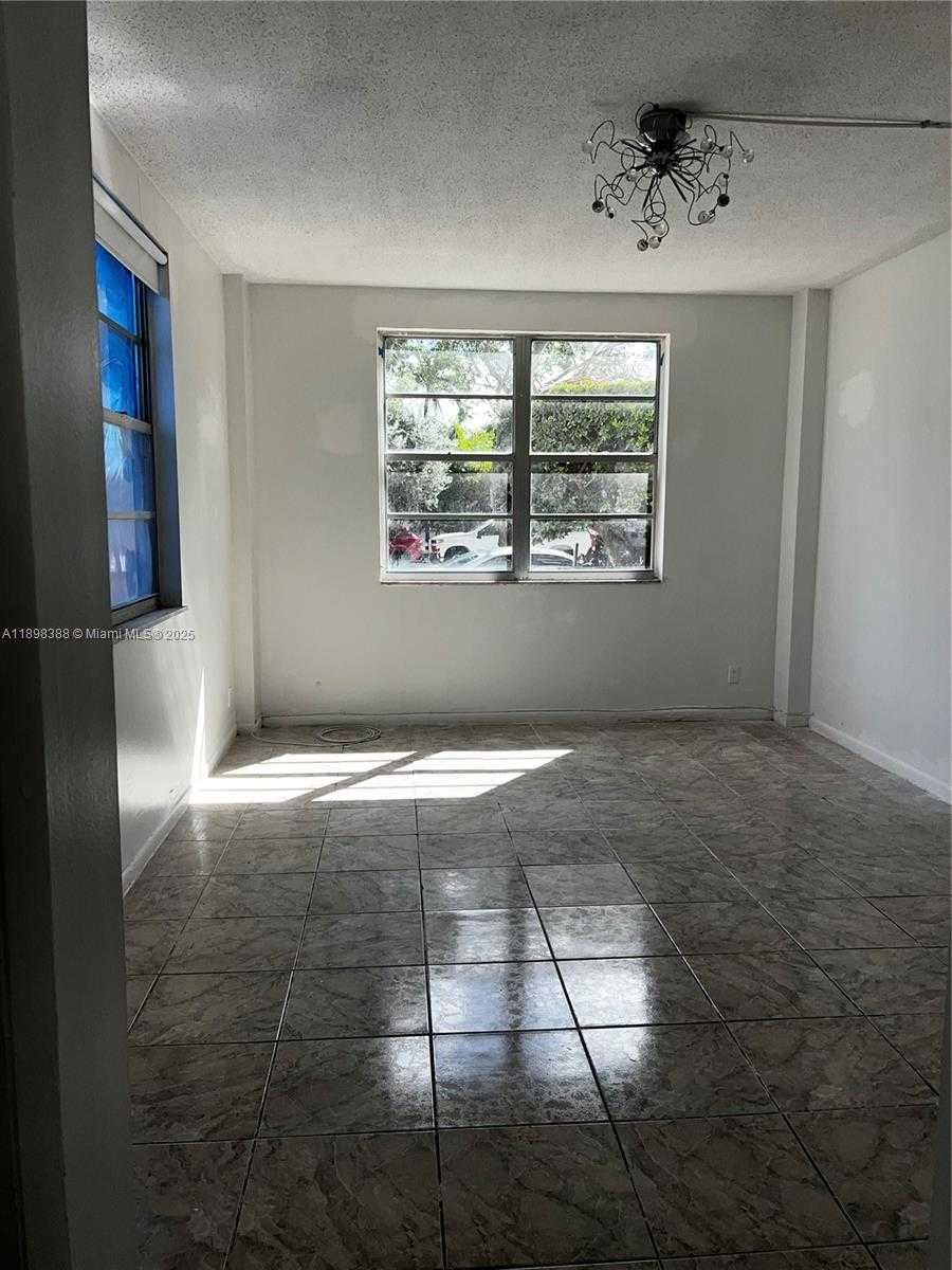 Small Image of 1455 NORTH TREASURE DR #1R, North Bay Village Number 17