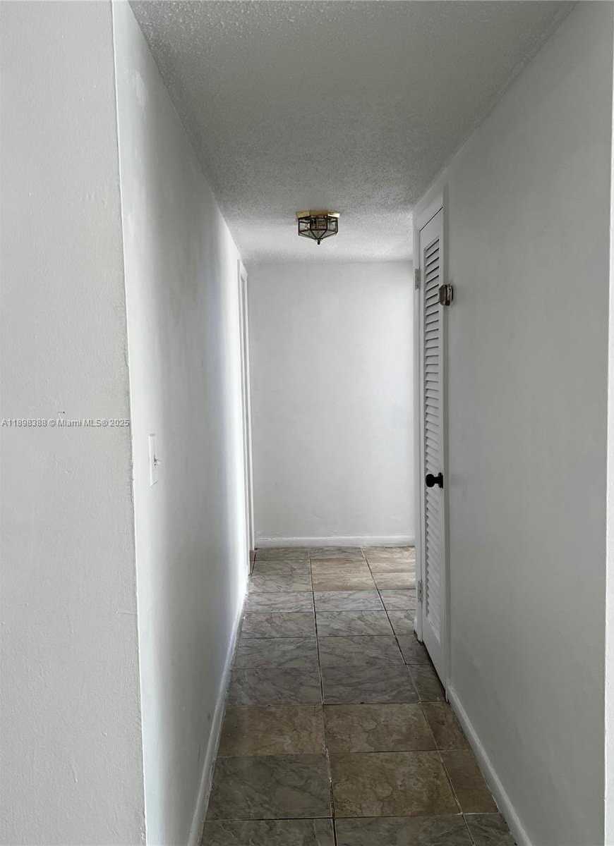 Small Image of 1455 NORTH TREASURE DR #1R, North Bay Village Number 26