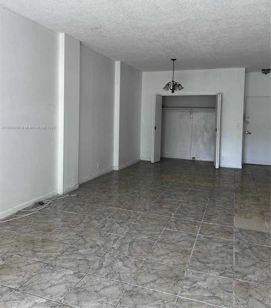 Small Image of 1455 NORTH TREASURE DR #1R, North Bay Village Number 28