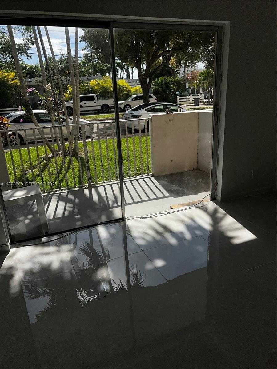 Small Image of 1455 NORTH TREASURE DR #1R, North Bay Village Number 34