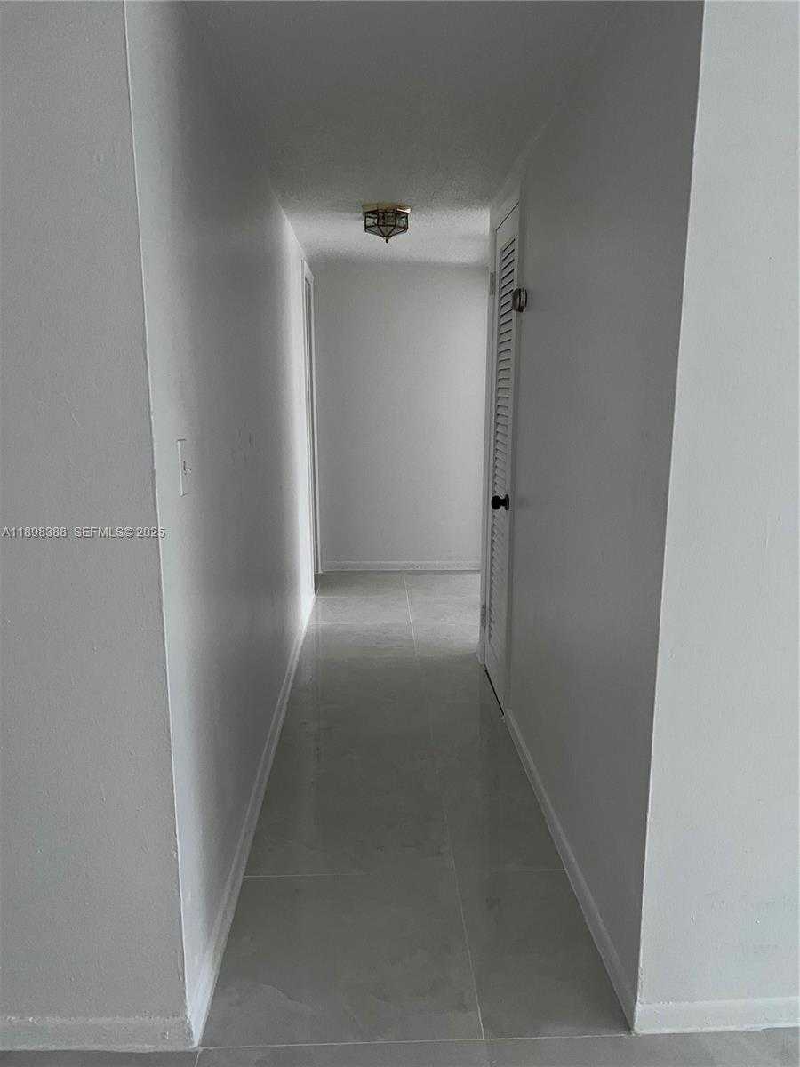 Small Image of 1455 NORTH TREASURE DR #1R, North Bay Village Number 37