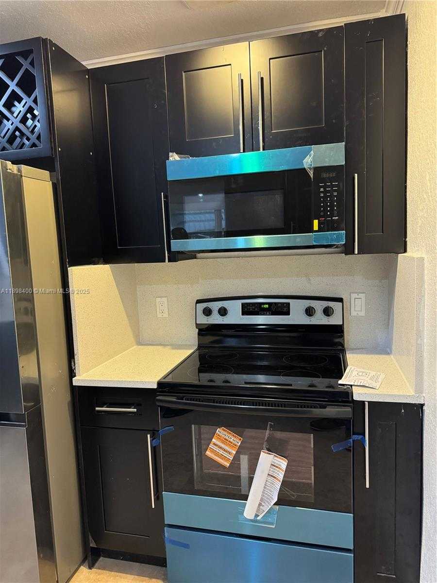 Small Image of 470 NORTH EAST 127TH ST, North Miami Number 13