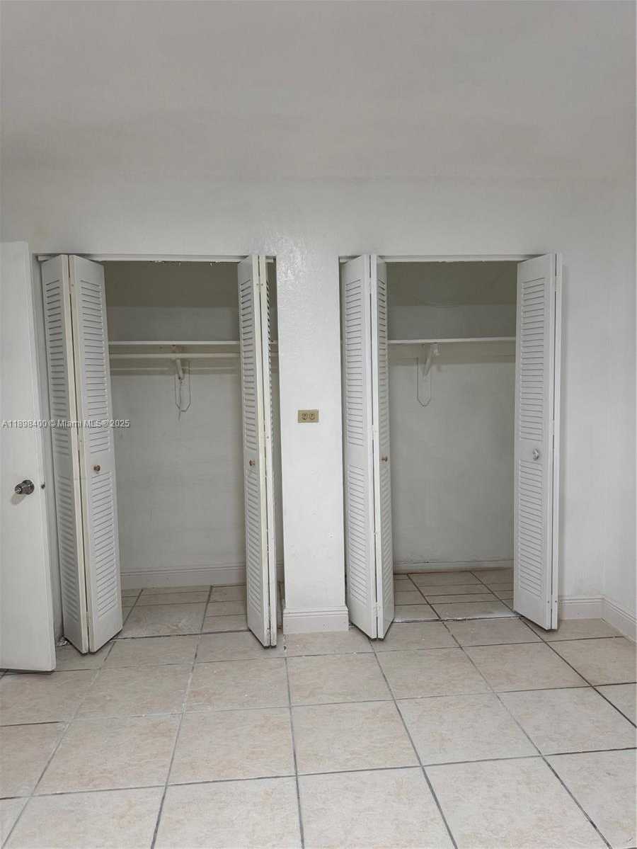Small Image of 470 NORTH EAST 127TH ST, North Miami Number 17