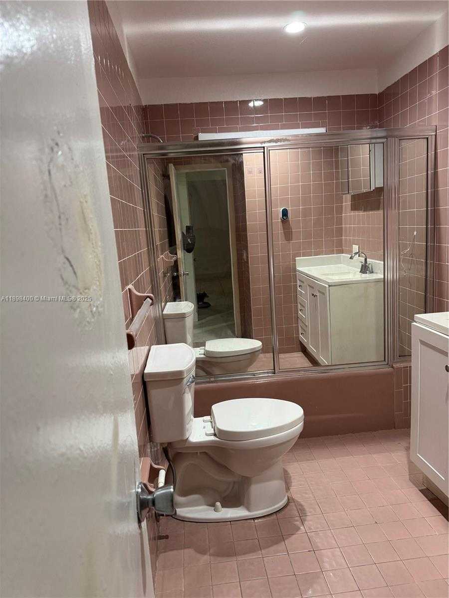 Small Image of 470 NORTH EAST 127TH ST, North Miami Number 19