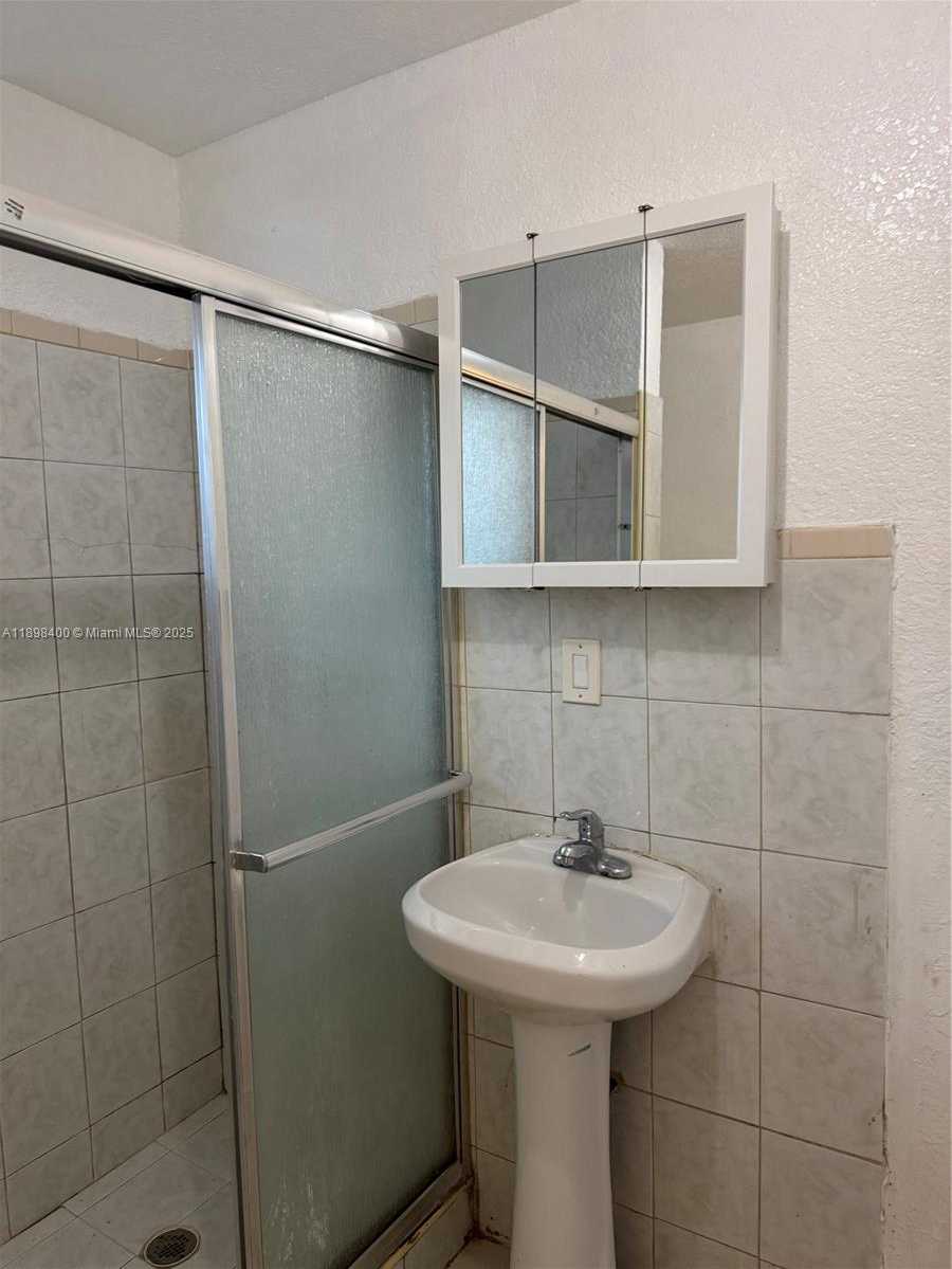 Small Image of 470 NORTH EAST 127TH ST, North Miami Number 26