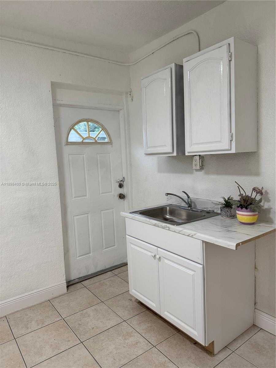 Small Image of 470 NORTH EAST 127TH ST, North Miami Number 28