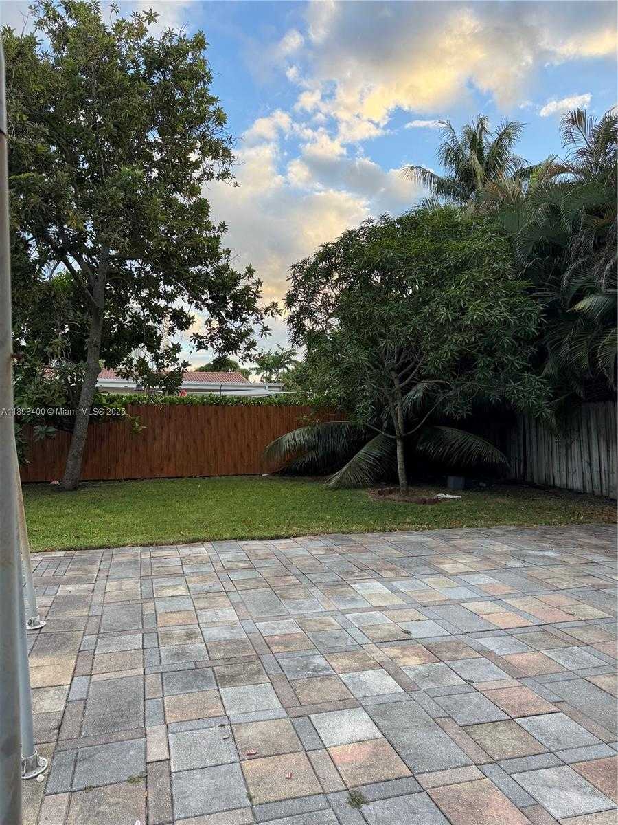 Small Image of 470 NORTH EAST 127TH ST, North Miami Number 34