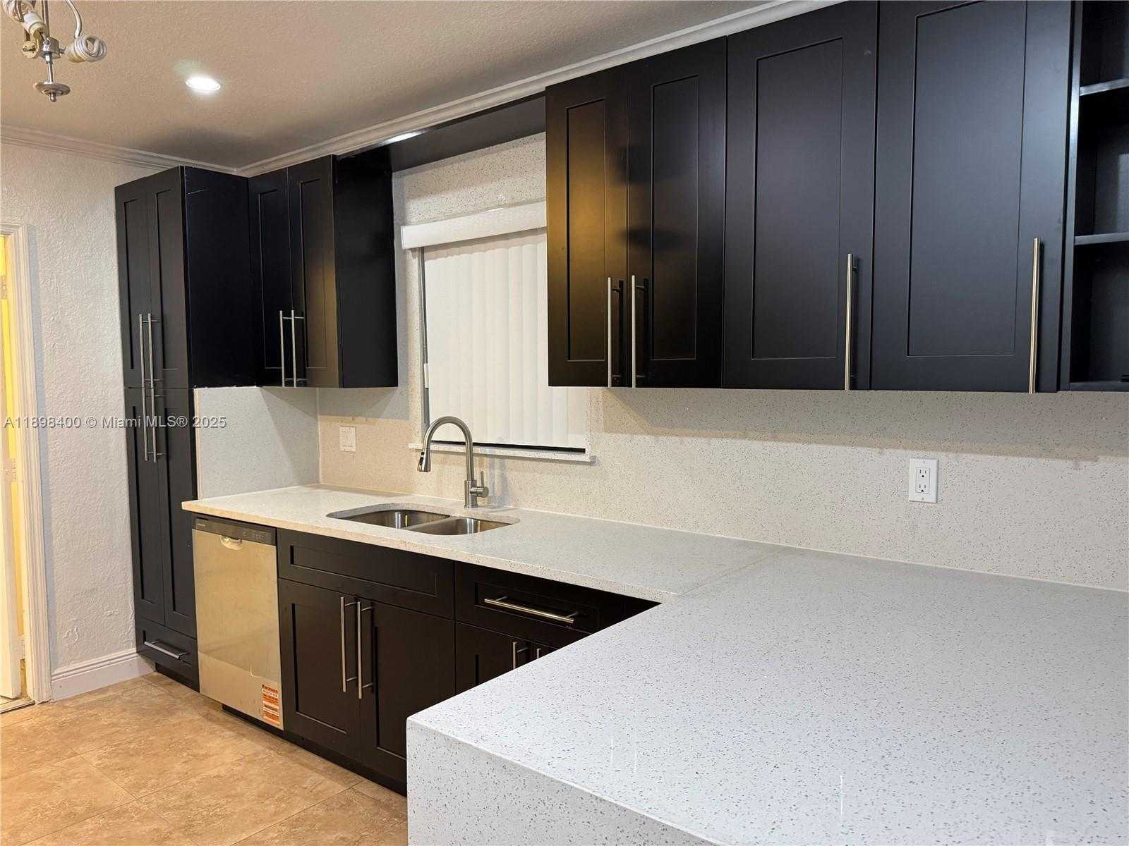 Small Image of 470 NORTH EAST 127TH ST, North Miami Number 4
